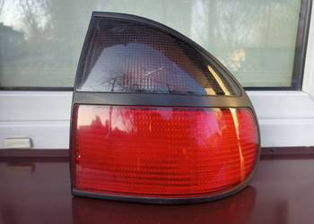 Renault Laguna 1 I lampa tył tylna prawa w błotnik wkład