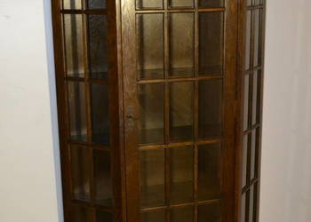 witryna stylowa . ciemny dąb