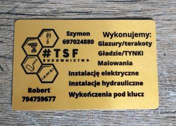aluminiowe wizytówki w złotym kolorze