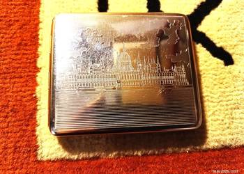 Papierośnica metalowa z wizerunkie budapeszteńskiego Parlamentu