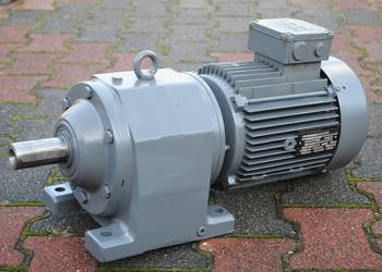 Motoreduktor 4kw. 150obr./min.. SEW