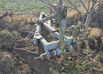 Pług trzy skibowy Pług trzy skibowy