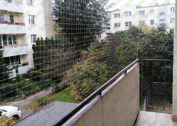 Siatka na balkon przeciw gołębiom z montażem bez wiercenia Warszawa