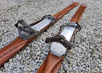 Stare drewniane narty Allgaubindung