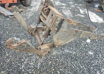 Tuz przedni podnosnik do traktora Renault lub innego układ 3 punktowy