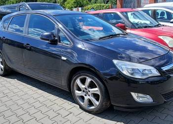 Opel Astra z 2011r 1.4 benzyna