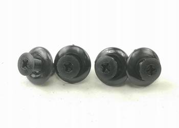 KLIPSY BŁOTNIKA 4SZT ISUZU NOWE ORYGINAŁ 94279989