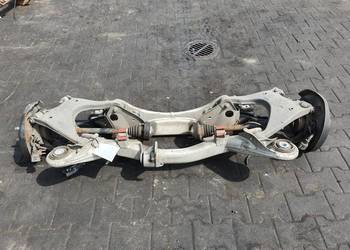 BELKA / SANKI TYŁ AUDI A8 D3 4E0505235H