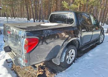 Mitsubishi L200  2011r  uszkodzony !!!