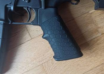 Nakładka na chwyt pistoletowy AR15 taktyczna gumowa Nakładka na chwyt pistoletowy AR15 taktyczna gumowa