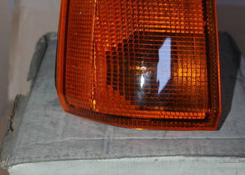 KIERUNKOWSKAZ MIGACZ LEWY PRZEDNI POMARAŃCZOWY  FIAT TIPO