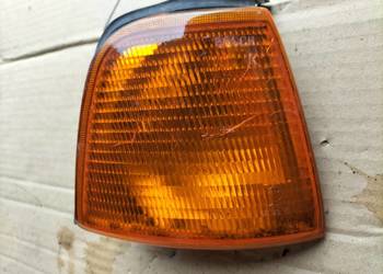 KIERUNKOWSKAZ PRAWY Audi 80 B3 42729R6