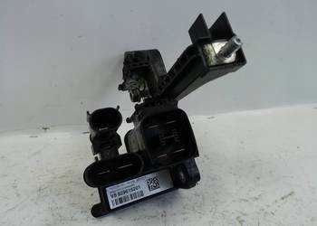 BMW F30 F31 3.0 D BEZPIECZNIK AKUMULATORA oryginał