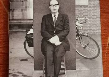 (14) Zebrane Philip Larkin