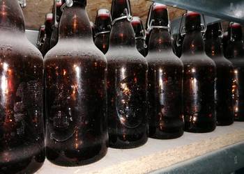 Butelka z zamknięciem automatycznym 0,66 litra.