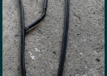 Uszczelka maski BMW E38 prawa