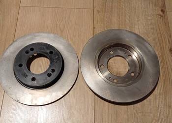 Oryginalne  tarcze hamulcowe tył tylne Hyundai i30 Kia ceed 272/10mm KPL