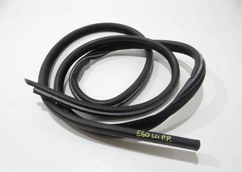 USZCZELKA DRZWI PRAWY PRZÓD BMW E60 E61 OE GUMA-ZAMSZ (4623755)