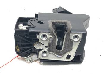 ZAMEK DRZWI PRAWY PRZÓD DACIA DUSTER Hatchback 805027878R