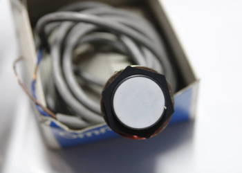 Proximity Sensors E2EQ-X10D1