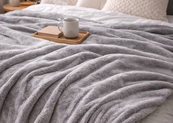 NOWY Miękki ciepły koc narzuta 200×220 cm jasnoszary polar welurowy