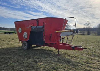 Wóz paszowy PEECON VMW 130 (2016 r.) 13 m3, niski