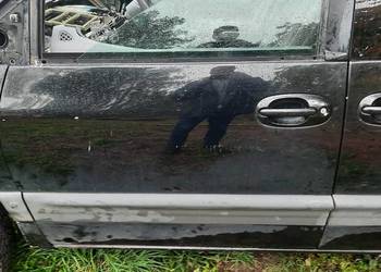 Drzwi lewy przód Chrysler Voyager 3 kolor czarny