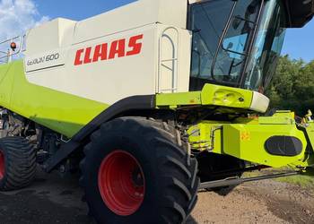 Kombajn zbożowy Claas Lexion 600 rok 2008 heder V900