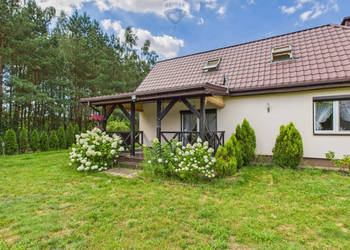 Komfortowy dom z dużą działką i tarasami Komfortowy dom z dużą działką i tarasami