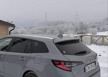 Corolla 1.8 hybryda stan idealny