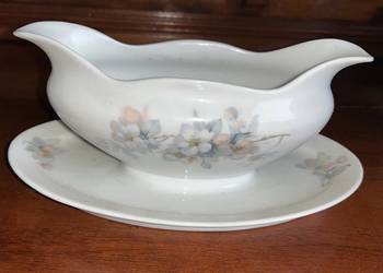Sosjerka. Porcelana biała. Carl Tielsch. Gałązki kwitnącej jabłoni, śliwy.