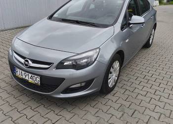 Opel Astra j benzyna