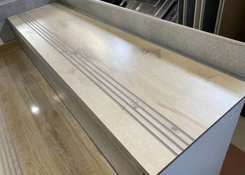 Drewnopodobne płytki na schody 120x30 DESKA