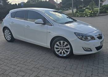 Opel Astra 2012