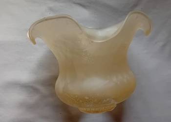 Klosz lampy typu Tulipan, ręcznie formowany.