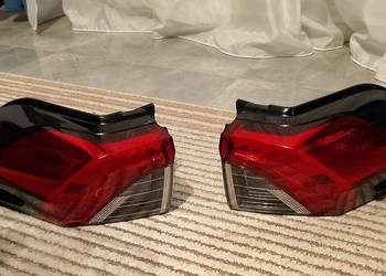Lampa prawa lewa tylna prawy lewy tył 81550-42230 komplet toyota RAV4 5 v