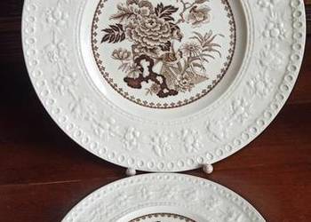 Patera WESLLEY. Made in England.   Reliefy.   Kolor ecru.