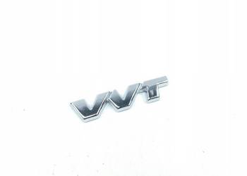 EMBLEMAT SUZUKI SWIFT III VVT ORYGINALNY ASO 67x14 mm EMBLEMAT SUZUKI SWIFT III VVT ORYGINALNY ASO 67x14 mm