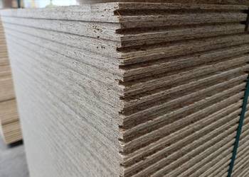 OSB z frezem ;  18 mm ; 610x2440mm