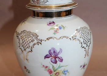 Porcelanowa amfora w kwiaty wys. 21 cm nr 475