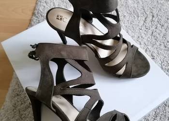 Super nowe szpilki ze skóry