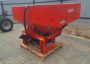 Rozsiewacz do nawozów Kuhn Rauch Ładowność 1600 kg. Stan bdb orginal