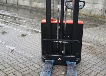 Wózek paletowy elektryczny z masztem CL 1530 ładowność