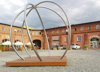 Wynajmę lokal z WITRYNĄ i PARKINGIEM przy ul Młyńskiej - 100m²