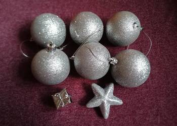Bombki choinkowe srebrne, brokatowe, nietłukące.Sztuk 6