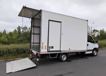 Usługi transportowe Auto z windą Poznań Przewóz palet maszyn rzeczy