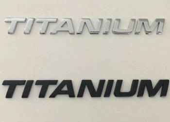 NOWY klejany znaczek TITANIUM emblemat logo srebrny | czarny