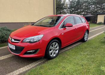 Astra j lift podgrzewana kierownica nawigacja bogata wersja alufelgi