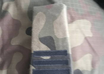 Pagon starszy kapral, mundur polowy. Pagon starszy kapral, mundur polowy.