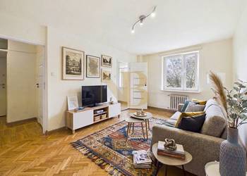 Kawalerka z oddzielną kuchnią przy Parku Sieleckim